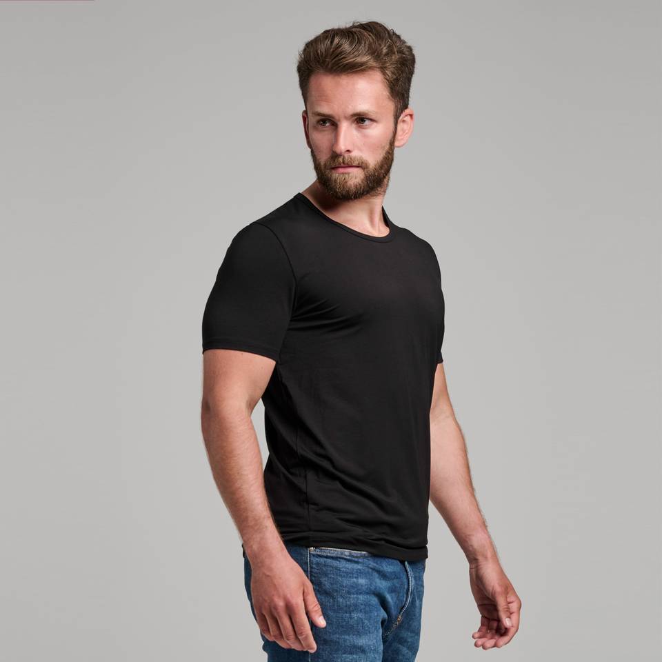 BAMBUSA T-shirt med rund hals, sort